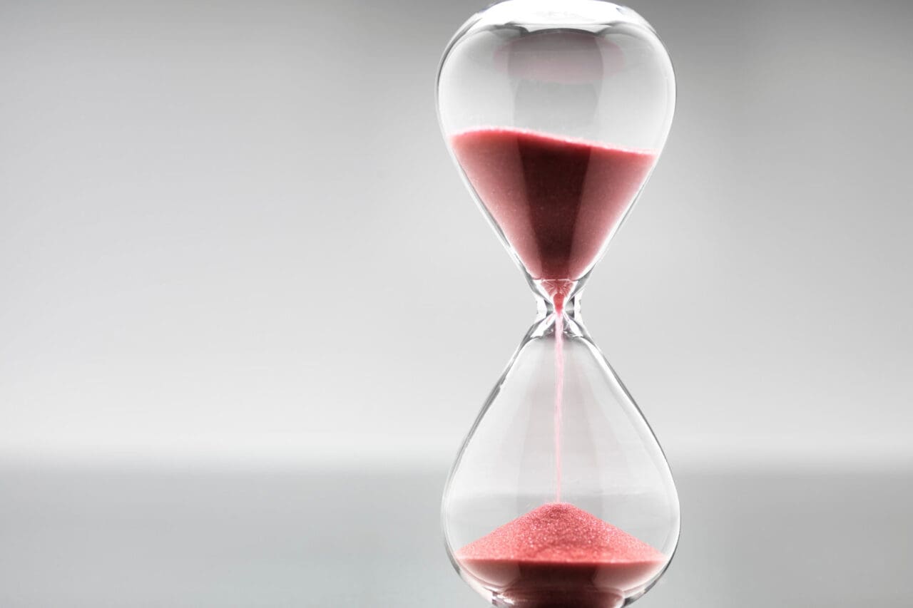 Image of an hour glass